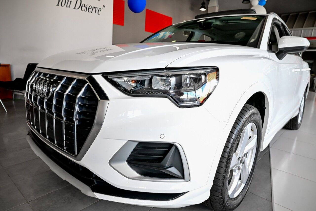 2022 Audi Q3 Premium photo 9