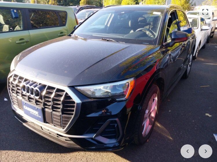 2022 Audi Q3 Premium