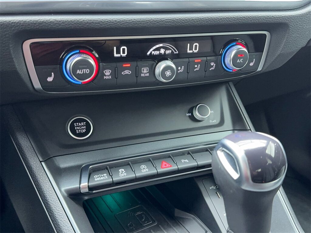 2022 Audi Q3 Premium Plus NAV,CAM,PANO,HTD STS,BLIND SPOT Plano TX