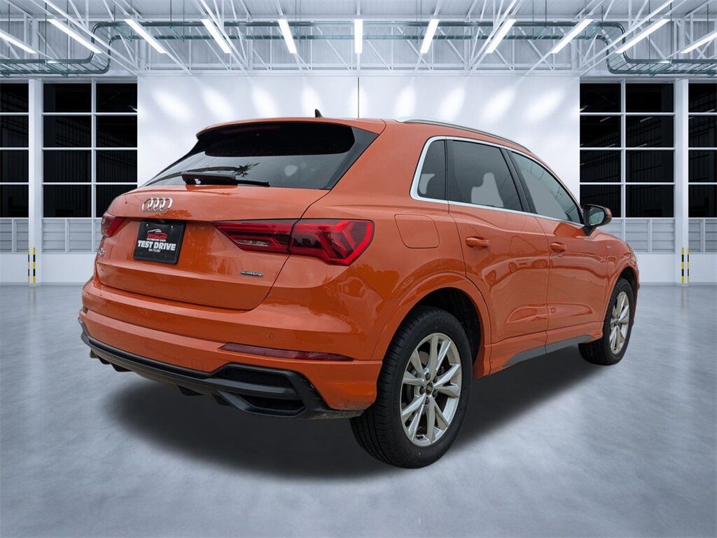 2022 Audi Q3 Premium