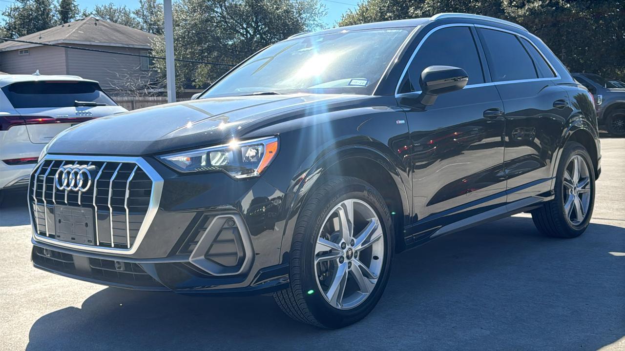 2022 Audi Q3 S line Premium
