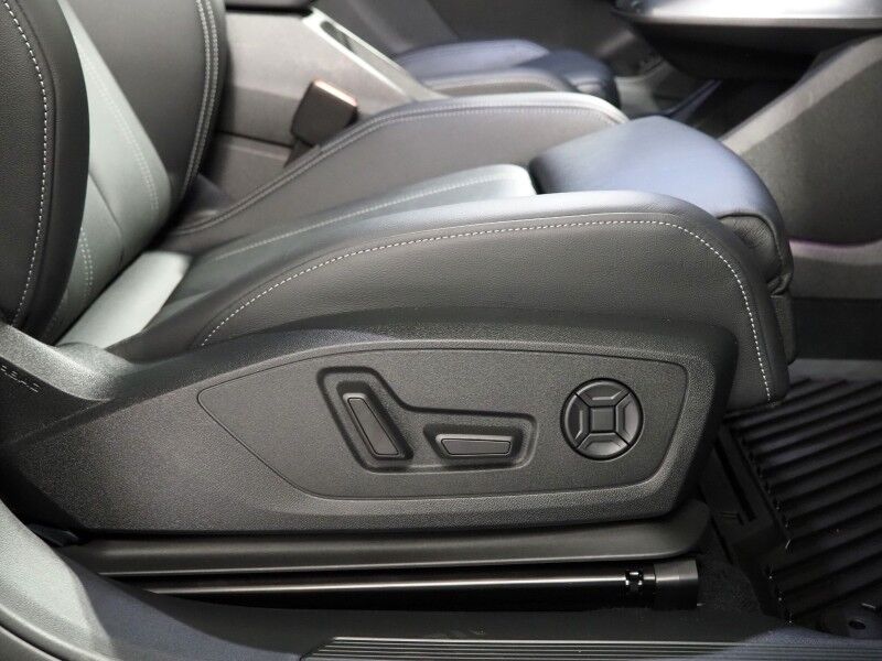 2022 Audi Q4 Sportback e-tron Premium Plus 50 Quattro *S-LINE PLUS PKG, TECHNOLOGY PKG, NAVIGATION, VIRTUAL COCKPIT, ADAPTIVE CRUISE, SAFETY ALERTS, PANO MOONROOF, LEATHER, HEATED SEATS/STEERING, SONOS AUDIO, WIRELESS CHARGING, ANDROID & APPLE Round Rock TX