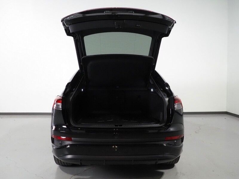 2022 Audi Q4 Sportback e-tron Premium Plus 50 Quattro *S-LINE PLUS PKG, TECHNOLOGY PKG, NAVIGATION, VIRTUAL COCKPIT, ADAPTIVE CRUISE, SAFETY ALERTS, PANO MOONROOF, LEATHER, HEATED SEATS/STEERING, SONOS AUDIO, WIRELESS CHARGING, ANDROID & APPLE Round Rock TX