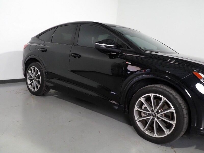 2022 Audi Q4 Sportback e-tron Premium Plus 50 Quattro *S-LINE PLUS PKG, TECHNOLOGY PKG, NAVIGATION, VIRTUAL COCKPIT, ADAPTIVE CRUISE, SAFETY ALERTS, PANO MOONROOF, LEATHER, HEATED SEATS/STEERING, SONOS AUDIO, WIRELESS CHARGING, ANDROID & APPLE Round Rock TX