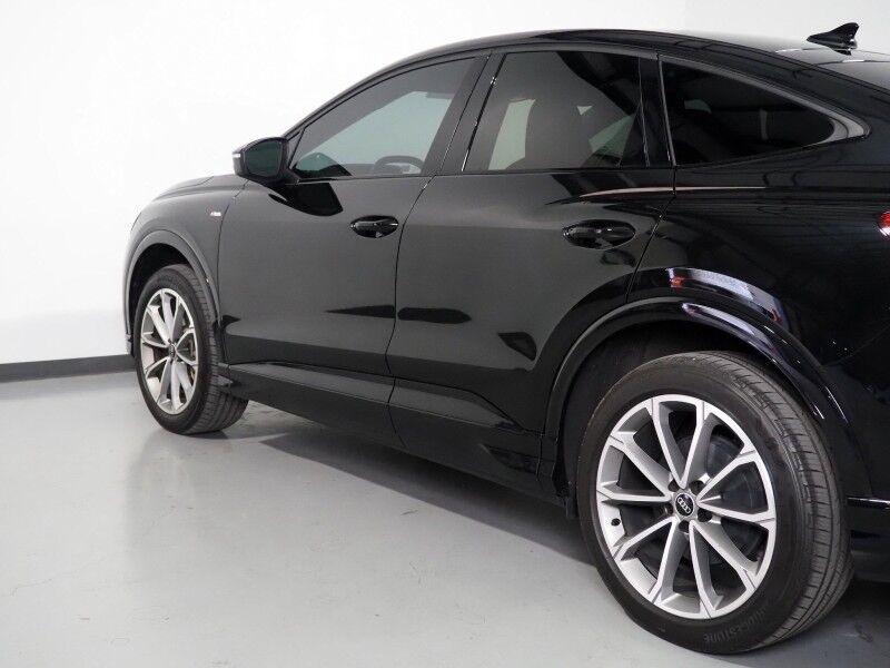 2022 Audi Q4 Sportback e-tron Premium Plus 50 Quattro *S-LINE PLUS PKG, TECHNOLOGY PKG, NAVIGATION, VIRTUAL COCKPIT, ADAPTIVE CRUISE, SAFETY ALERTS, PANO MOONROOF, LEATHER, HEATED SEATS/STEERING, SONOS AUDIO, WIRELESS CHARGING, ANDROID & APPLE Round Rock TX