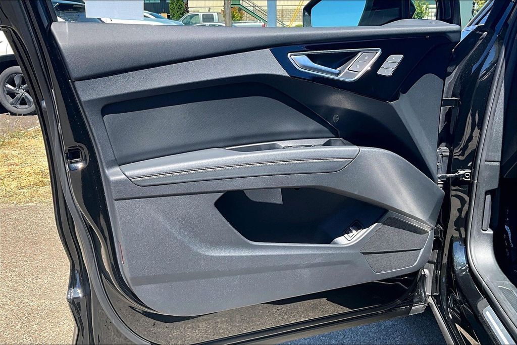 2022 Audi Q4 e-tron Premium Plus OR