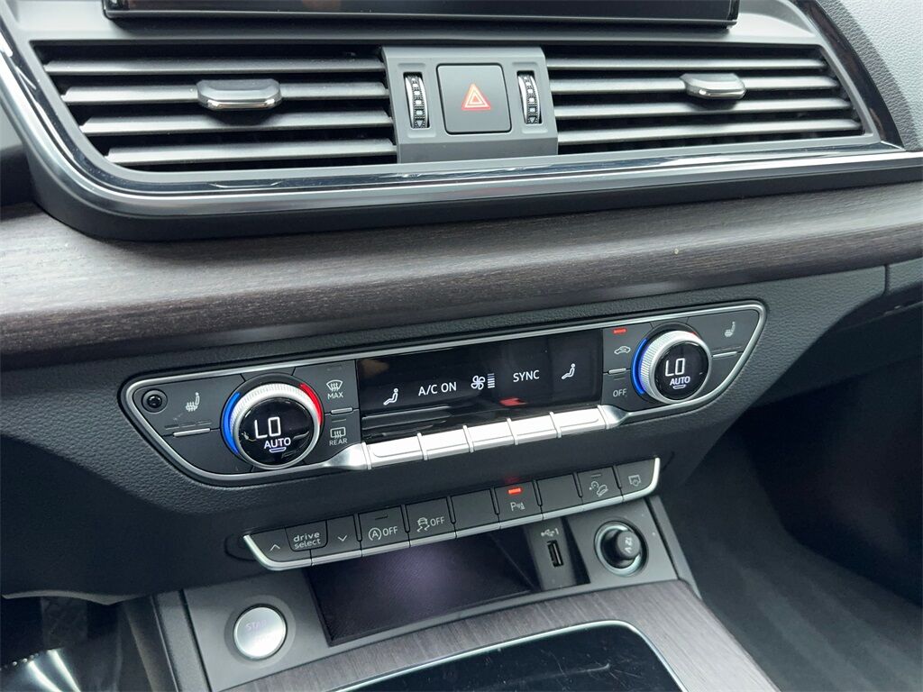 2022 Audi Q5 45 S line Premium CAM,PANO,HTD STS,BLIND SPOT,18&quot; Plano TX