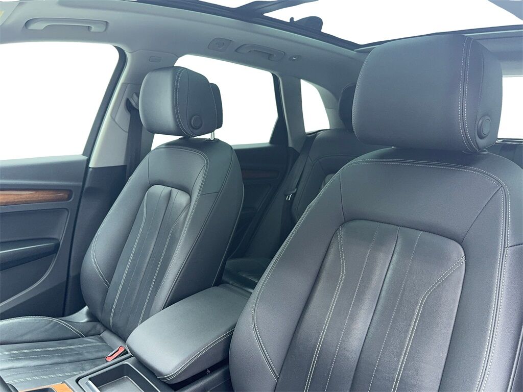 2022 Audi Q5 45 S line Premium CAM,PANO,HTD STS,BLIND SPOT,19&quot; Plano TX