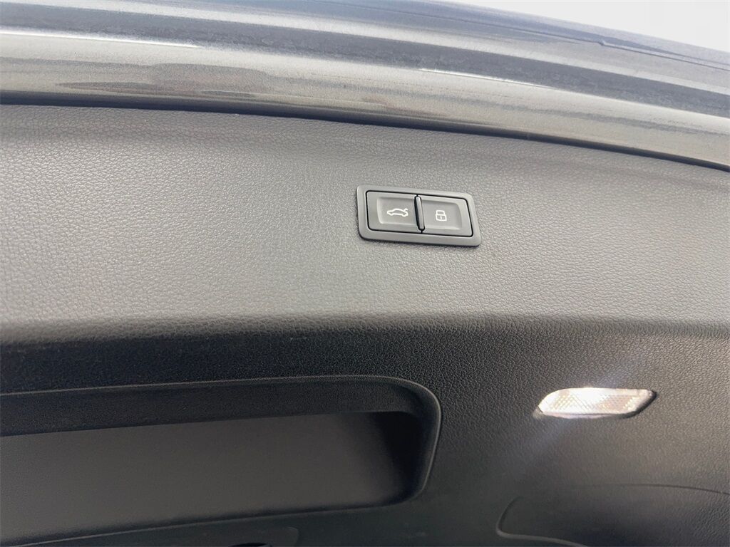 2022 Audi Q5 45 S line Premium CAM,PANO,HTD STS,BLIND SPOT,19&quot; Irving TX