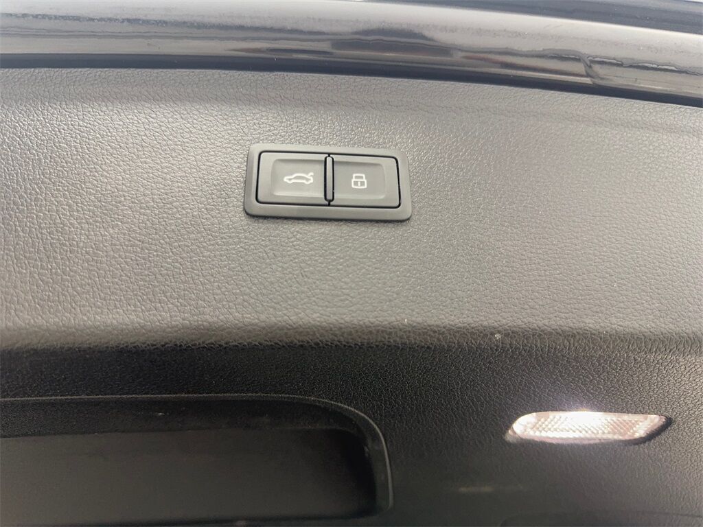 2022 Audi Q5 45 S line Premium CAM,PANO,HTD STS,BLIND SPOT,19&quot; Irving TX