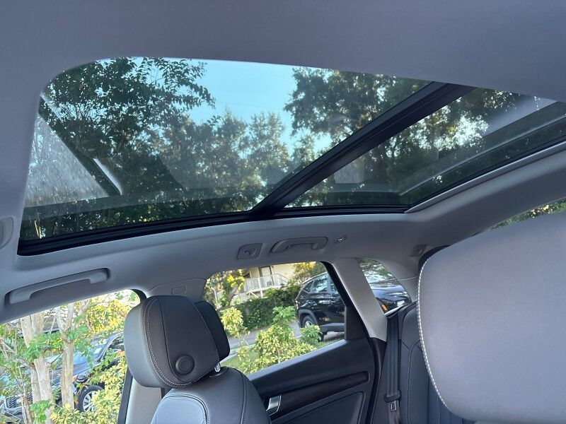 2022 Audi Q5 S line Premium AWD w/CONVENIENCE PKG. Seffner FL