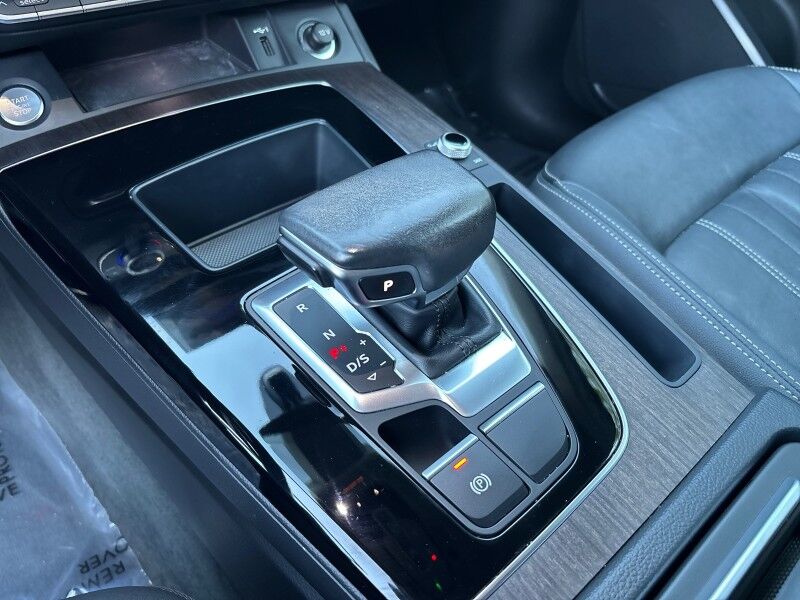 2022 Audi Q5 S line Premium AWD w/CONVENIENCE PKG. Seffner FL