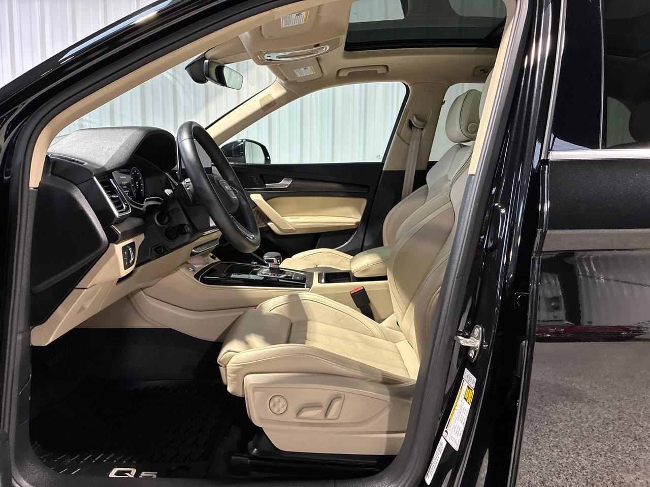 2022 Audi Q5 S line Premium Plus, Warm Weather Pkg, B&O Sound Houston TX