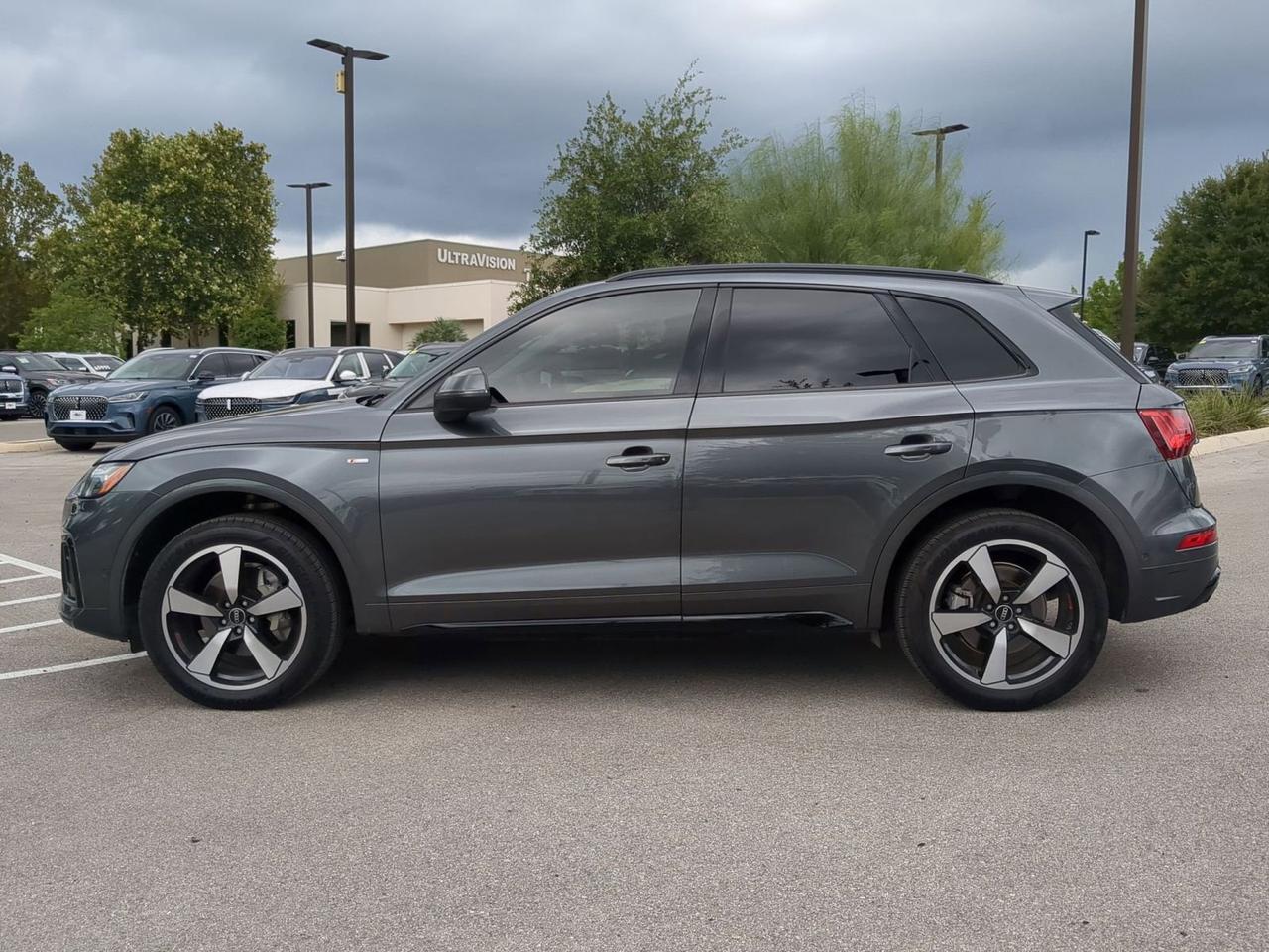2022 Audi Q5 S line Prestige