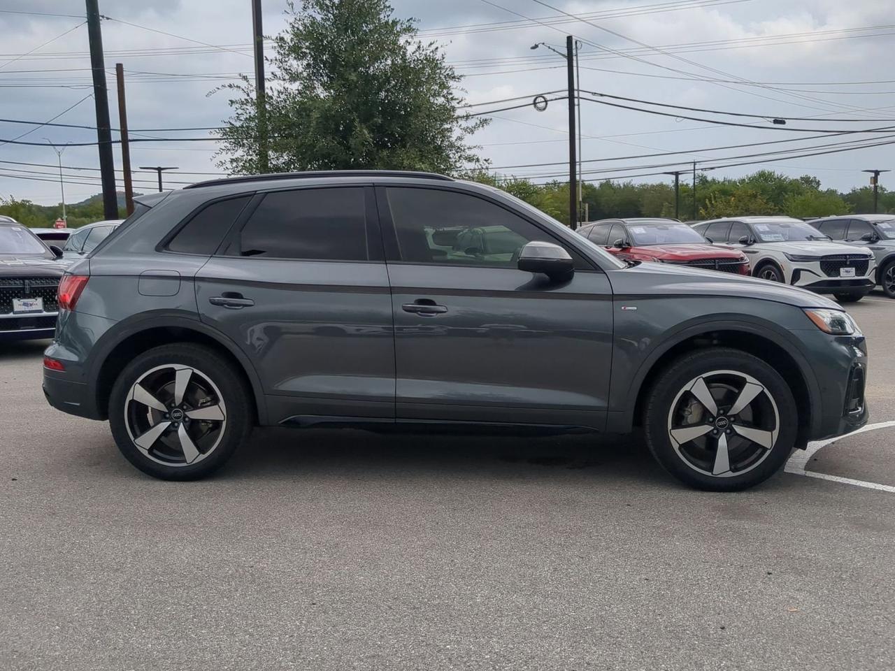 2022 Audi Q5 S line Prestige
