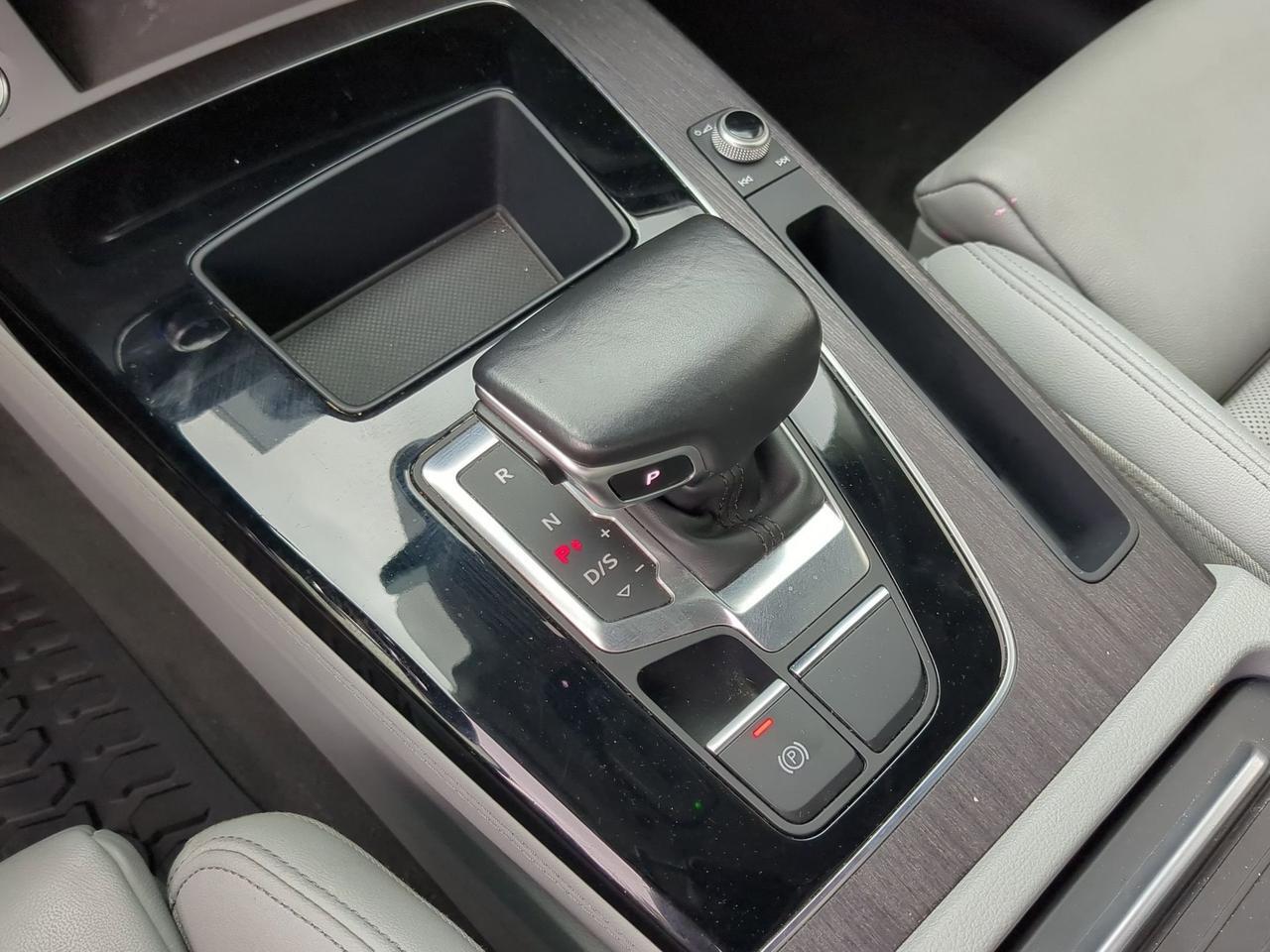 2022 Audi Q5 S line Prestige
