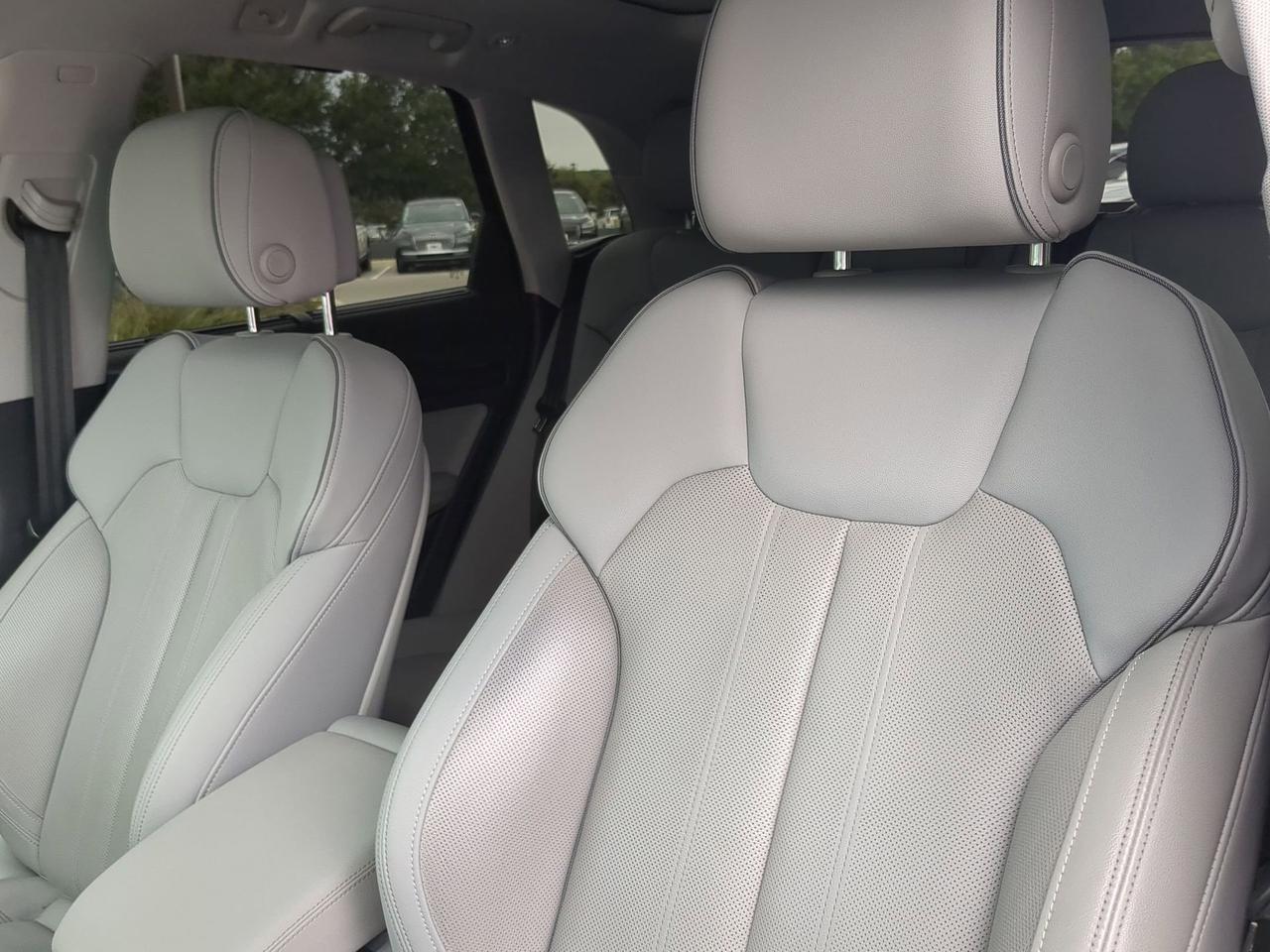 2022 Audi Q5 S line Prestige