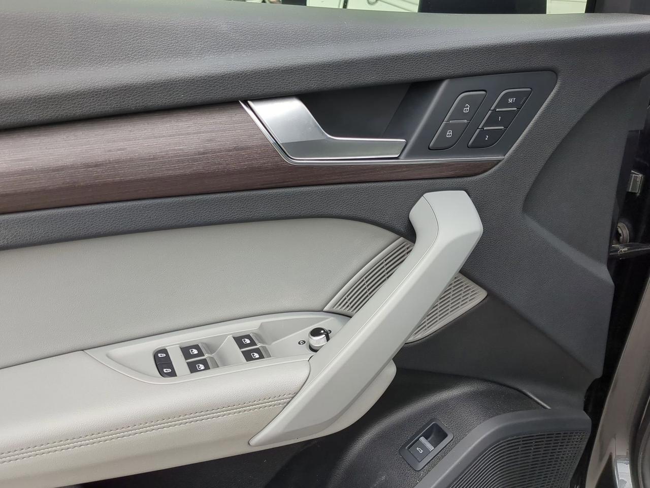 2022 Audi Q5 S line Prestige
