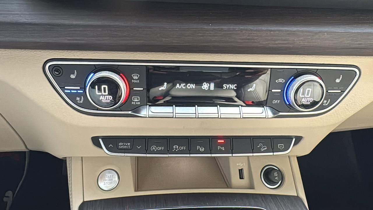 2022 Audi Q5 S line Prestige  Selma TX