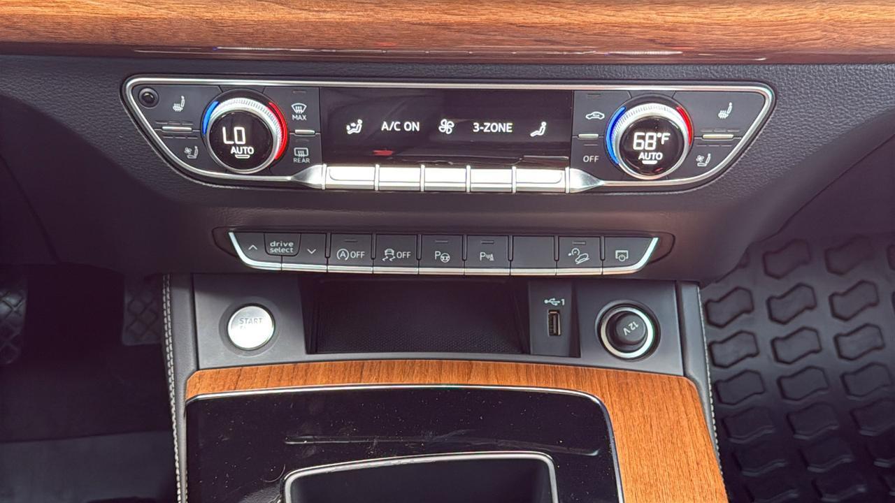 2022 Audi Q5 S line Prestige  Selma TX