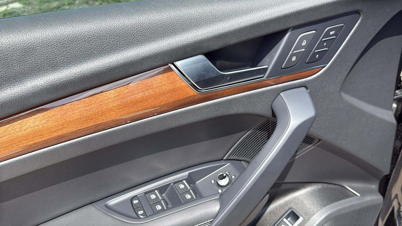 2022 Audi Q5 S line Prestige  Selma TX