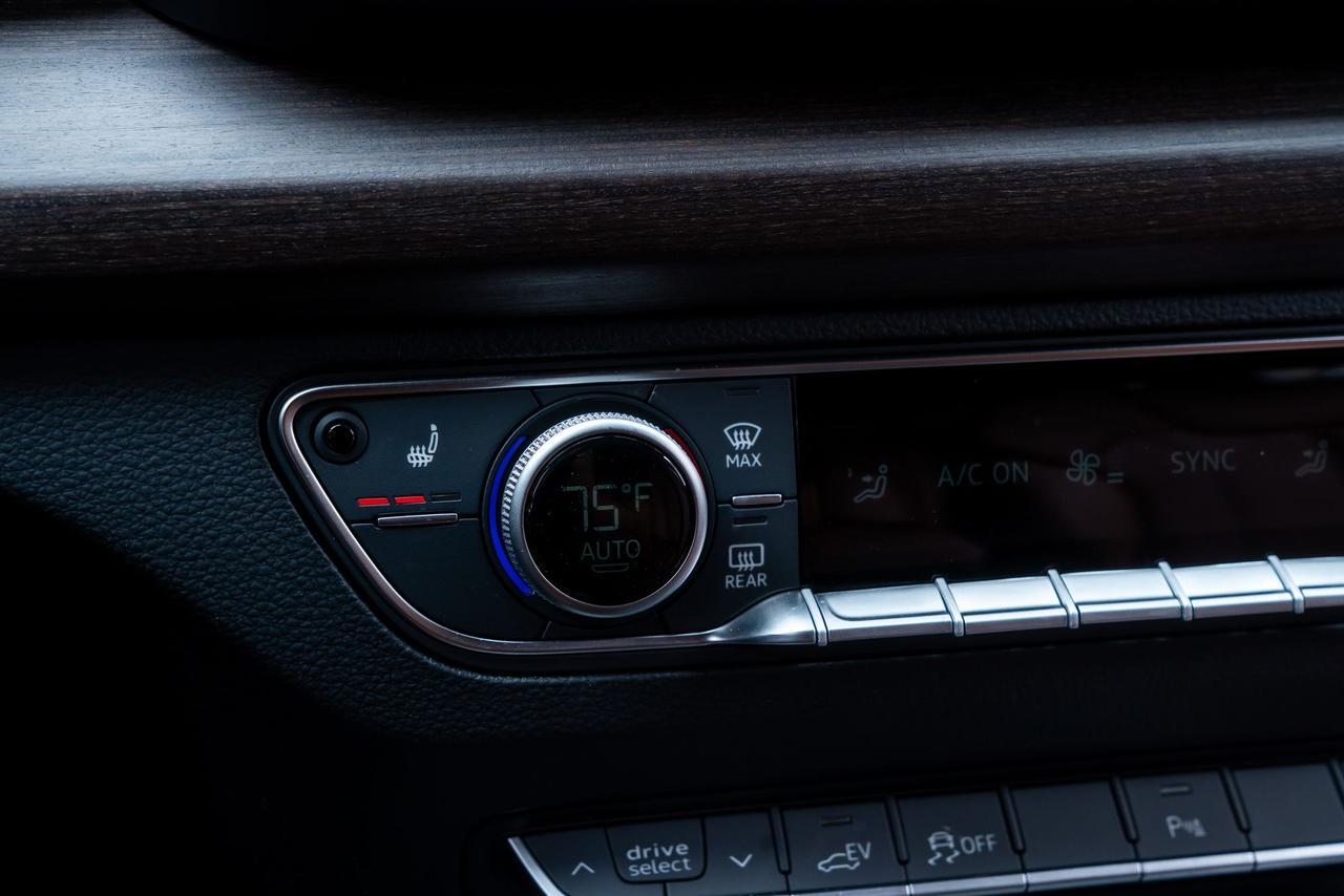 2022 Audi Q5 e quattro S Line / Convenience Pkg / 1-Owner Portland OR
