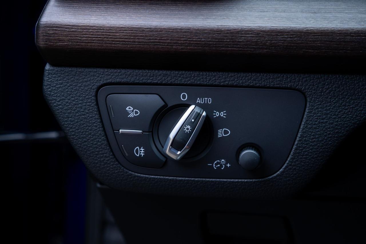 2022 Audi Q5 e quattro S Line / Convenience Pkg / 1-Owner Portland OR