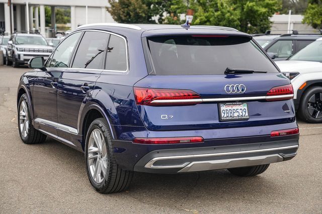 2022 Audi Q7 45 Premium Plus