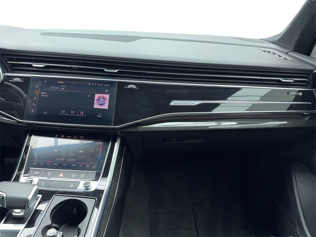 2022 Audi Q7 45 Premium Plus NAV,CAM,PANO,HTD STS,BLIND SPOT,3R Plano TX