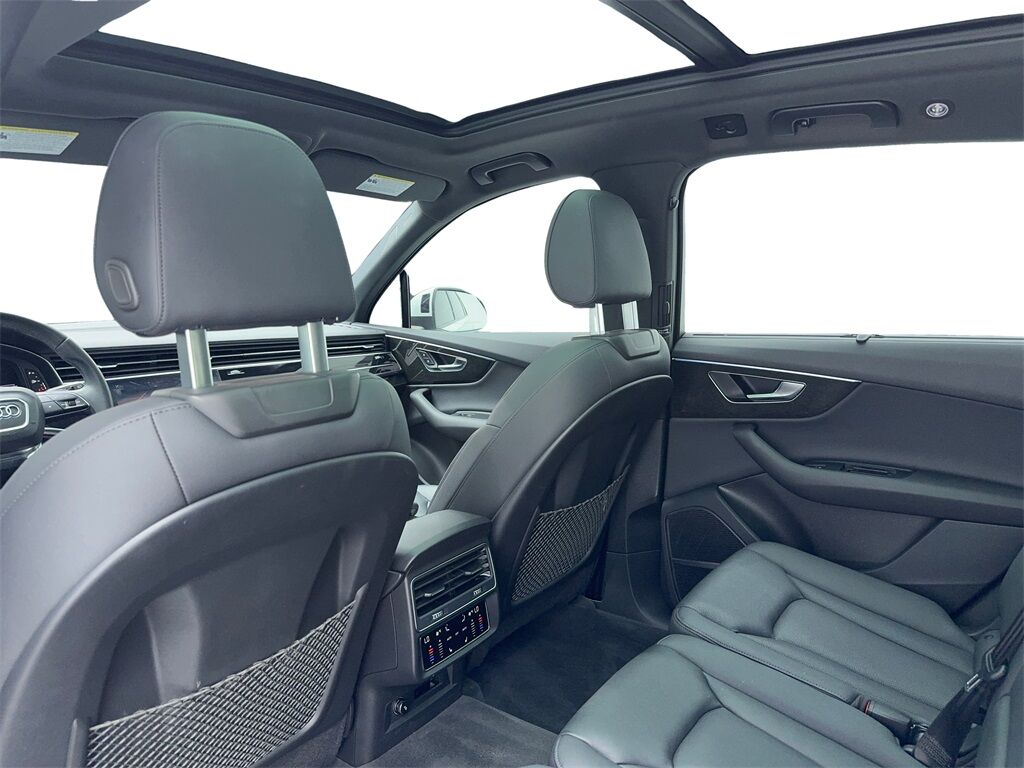 2022 Audi Q7 45 Premium Plus NAV,CAM,PANO,HTD STS,BLIND SPOT,3R Plano TX