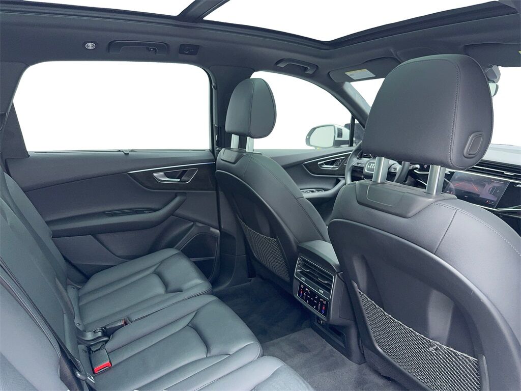2022 Audi Q7 45 Premium Plus NAV,CAM,PANO,HTD STS,BLIND SPOT,3R Plano TX