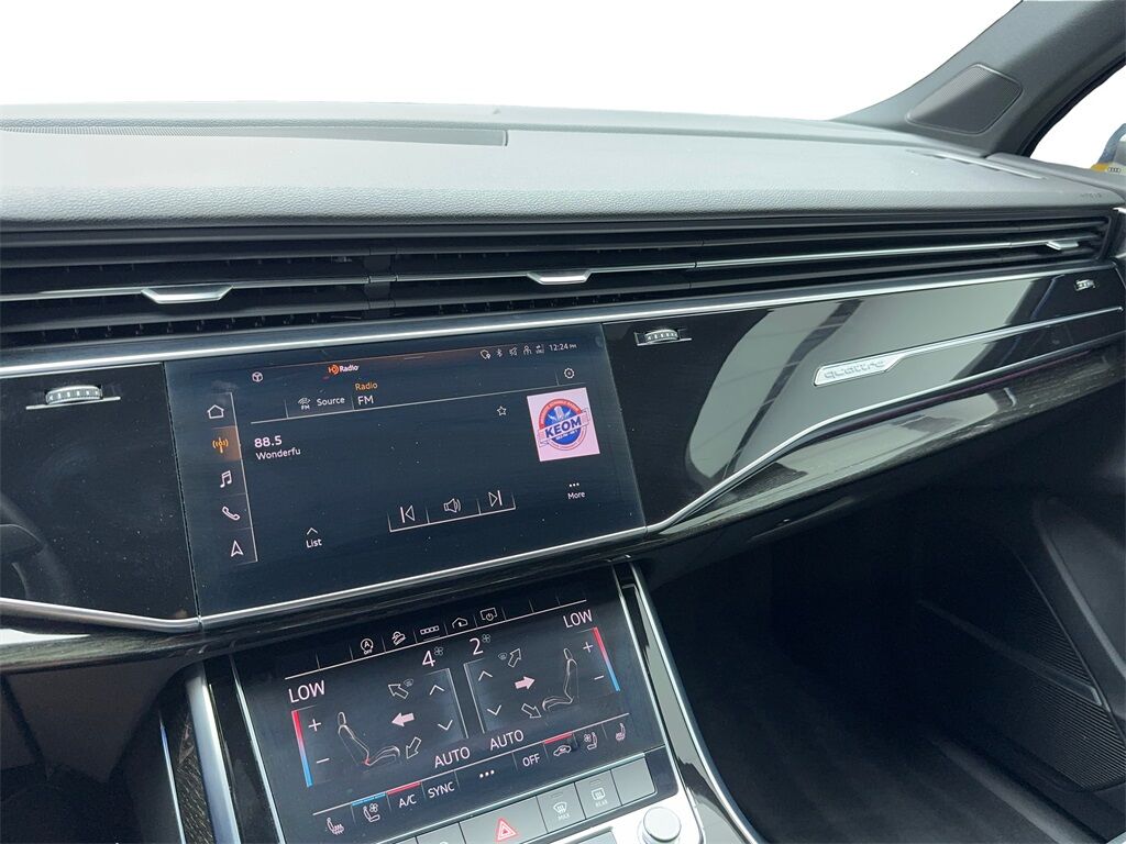 2022 Audi Q7 45 Premium Plus NAV,CAM,PANO,HTD STS,BLIND SPOT,3R Plano TX