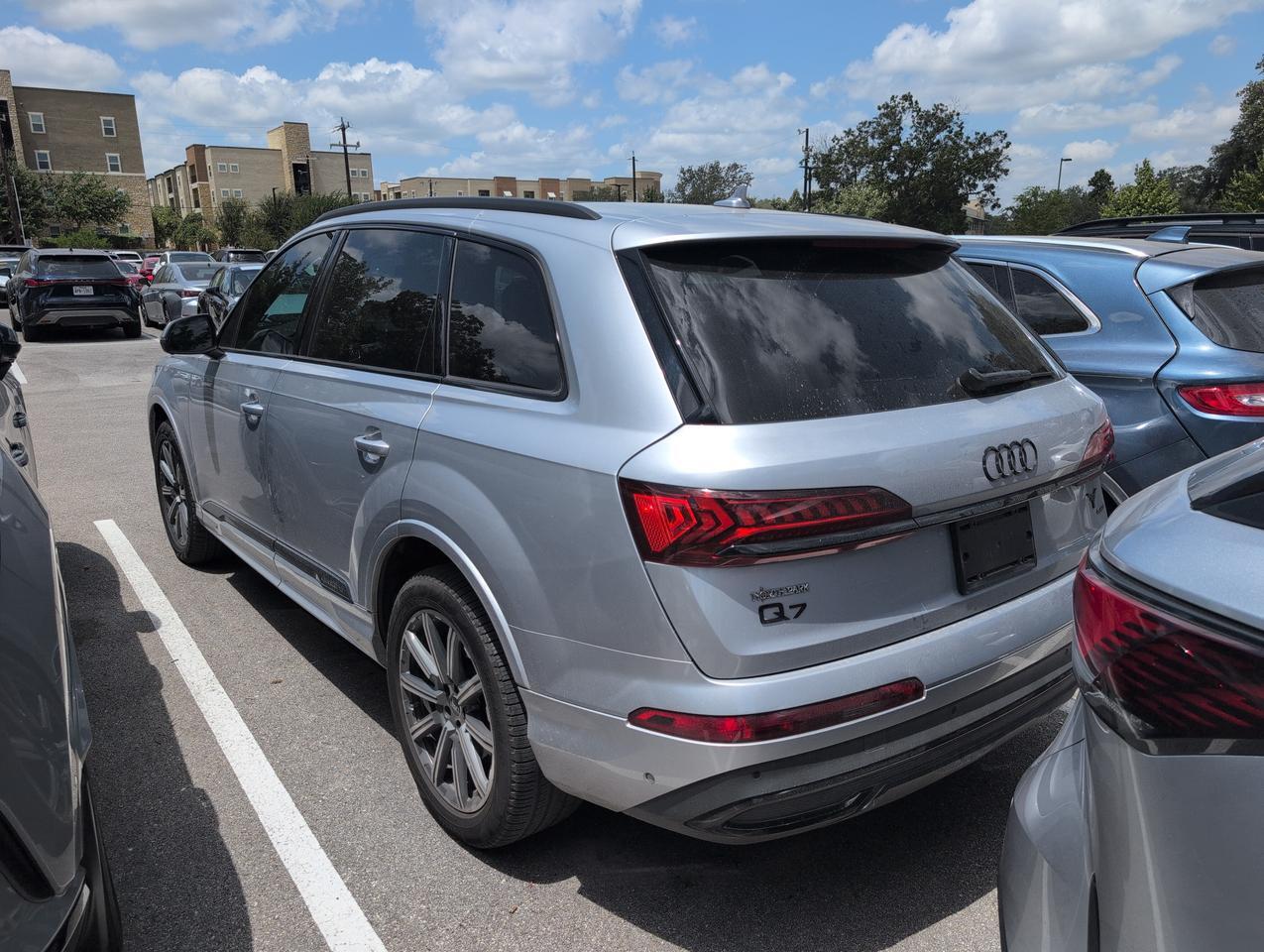 2022 Audi Q7 Premium Plus