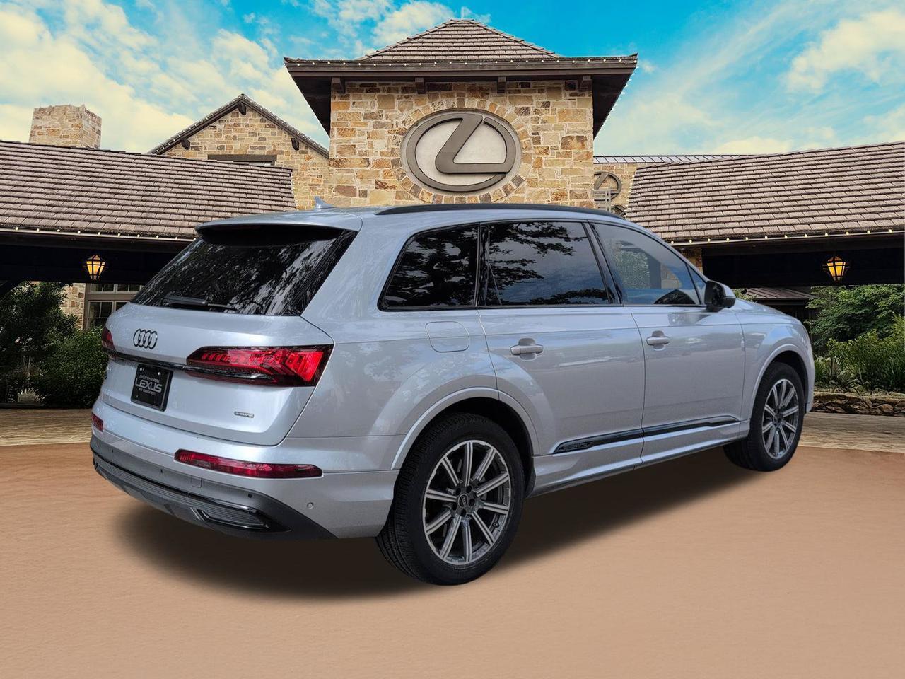 2022 Audi Q7 Premium Plus