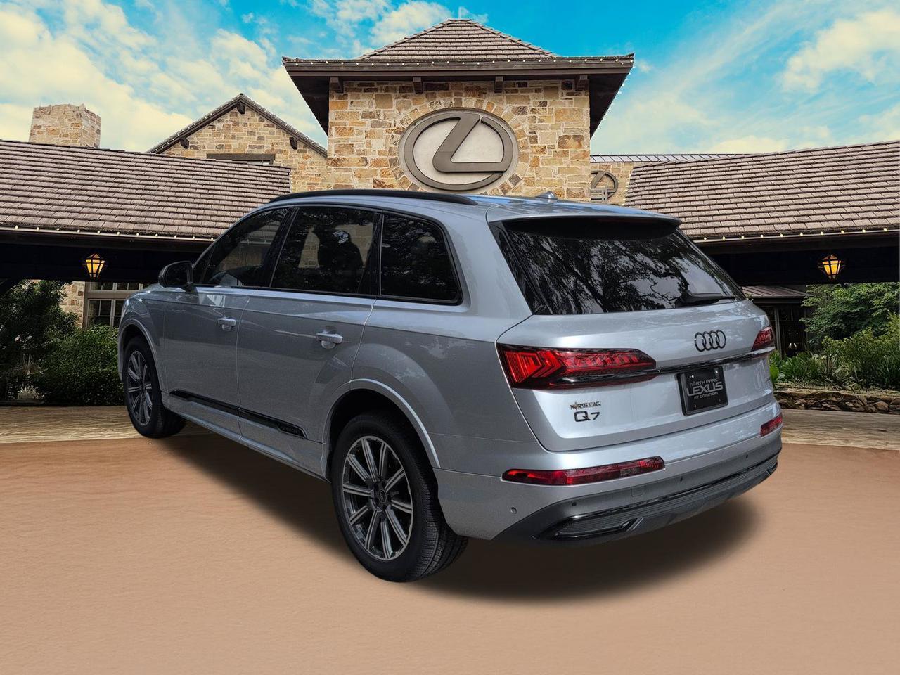 2022 Audi Q7 Premium Plus