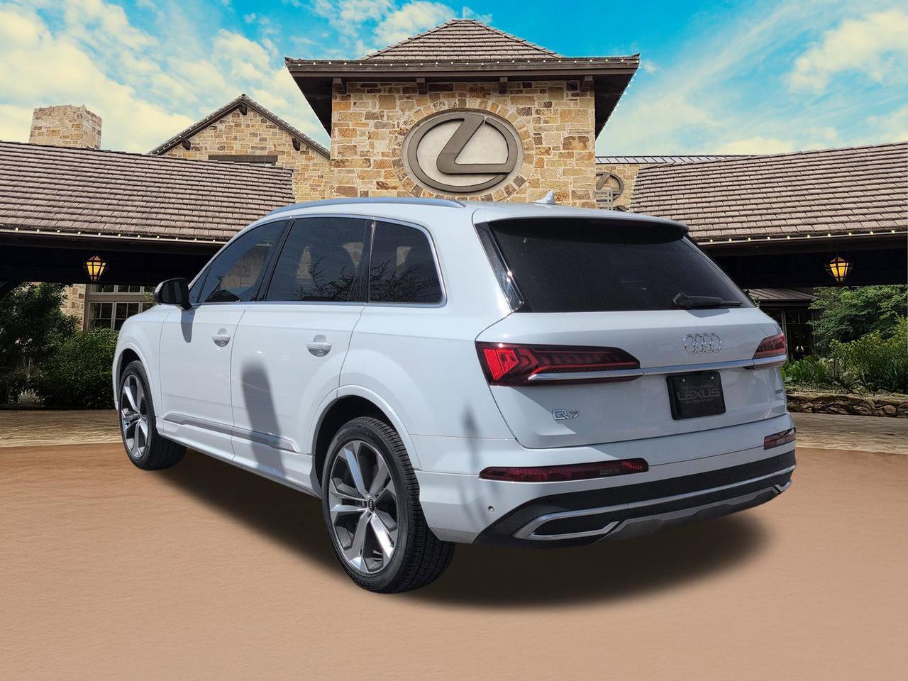 2022 Audi Q7 Premium Plus