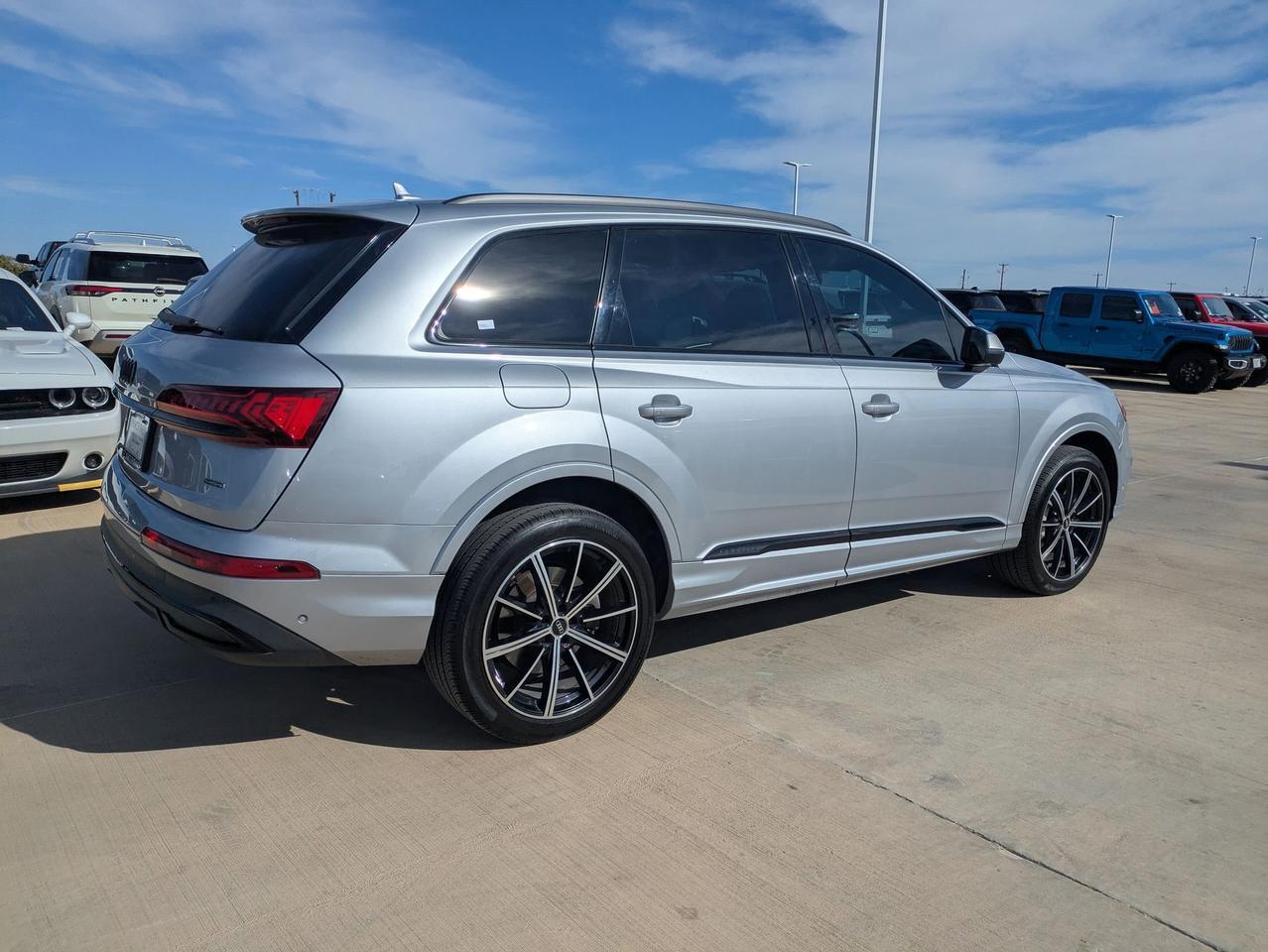 2022 Audi Q7 Premium Plus