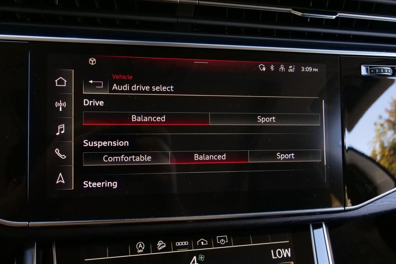 2022 Audi Q8 Premium Quattro / Convenience Package / PANO Sunroof! Lincolnton NC