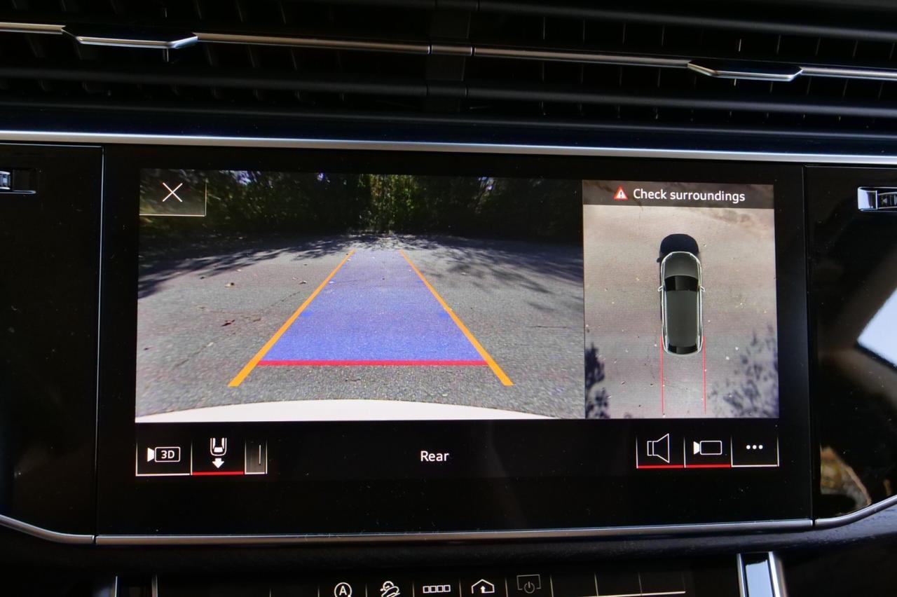 2022 Audi Q8 Premium Quattro / Convenience Package / PANO Sunroof! Lincolnton NC