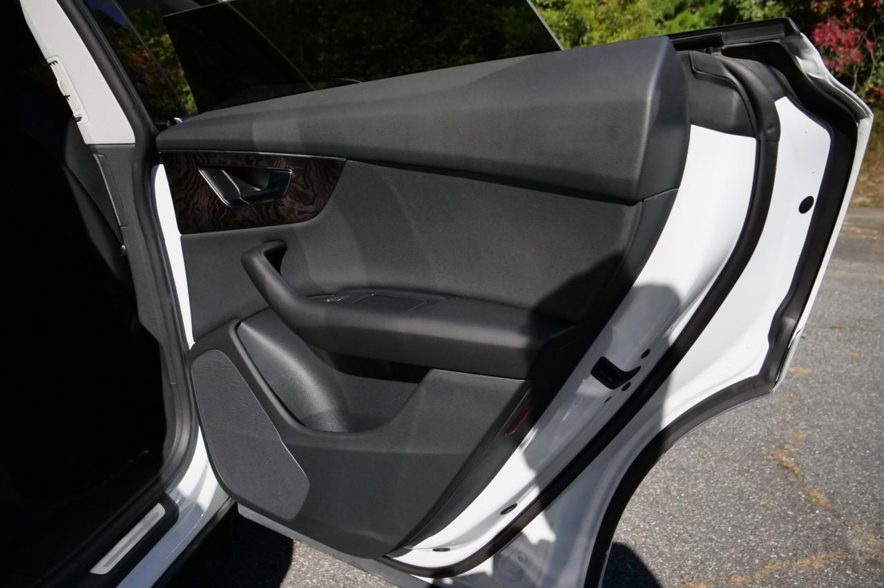 2022 Audi Q8 Premium Quattro / Convenience Package / PANO Sunroof! Lincolnton NC