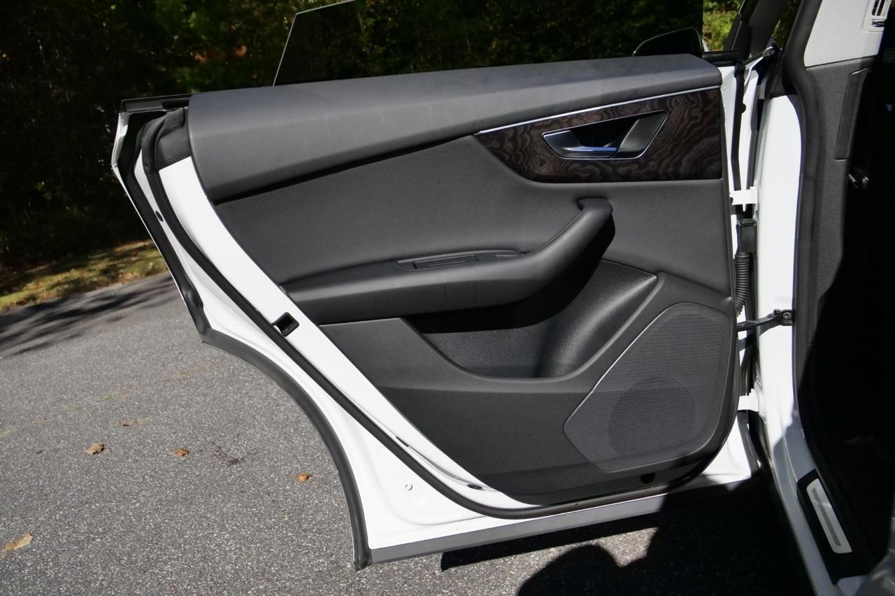 2022 Audi Q8 Premium Quattro / Convenience Package / PANO Sunroof! Lincolnton NC