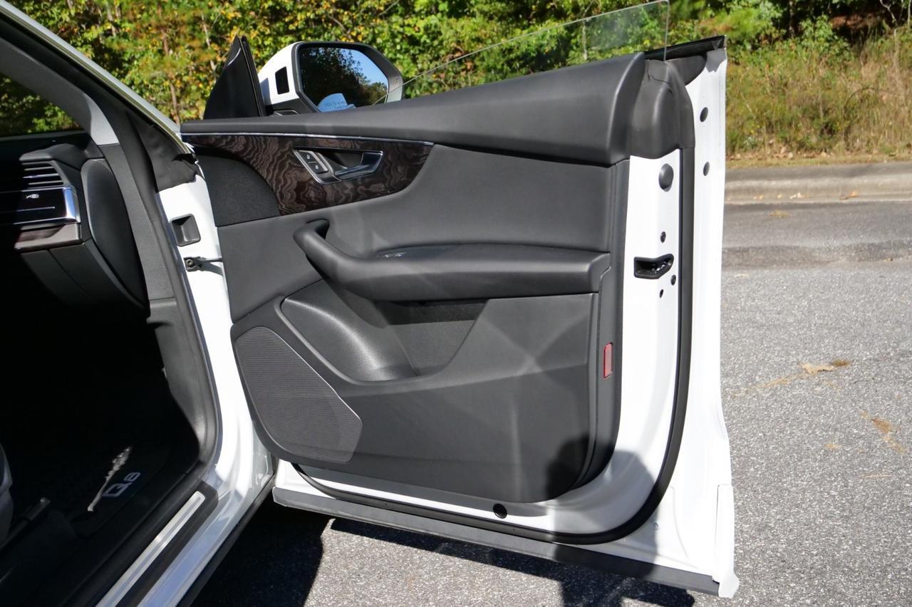 2022 Audi Q8 Premium Quattro / Convenience Package / PANO Sunroof! Lincolnton NC