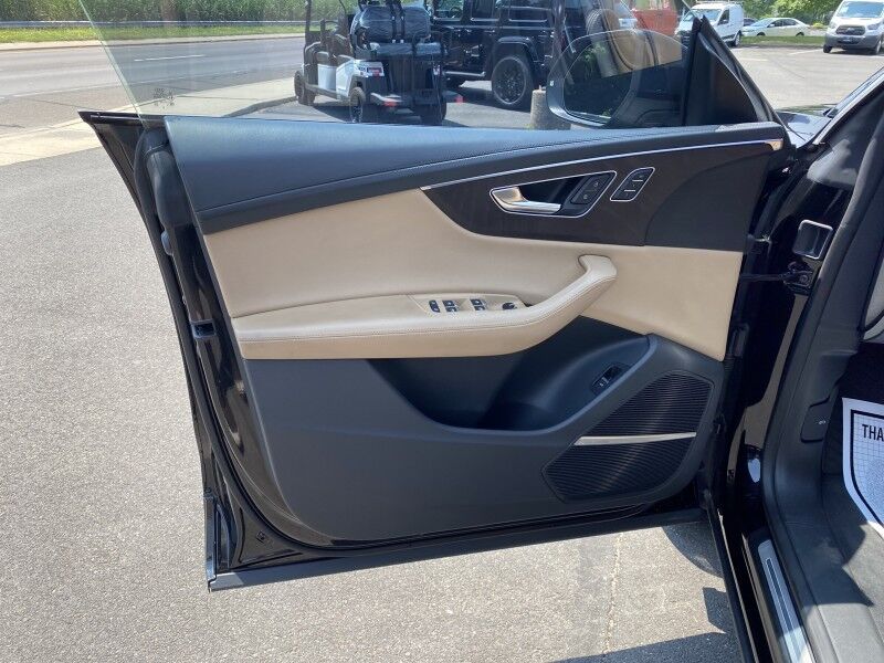 2022 Audi Q8 Prestige Bristol  PA