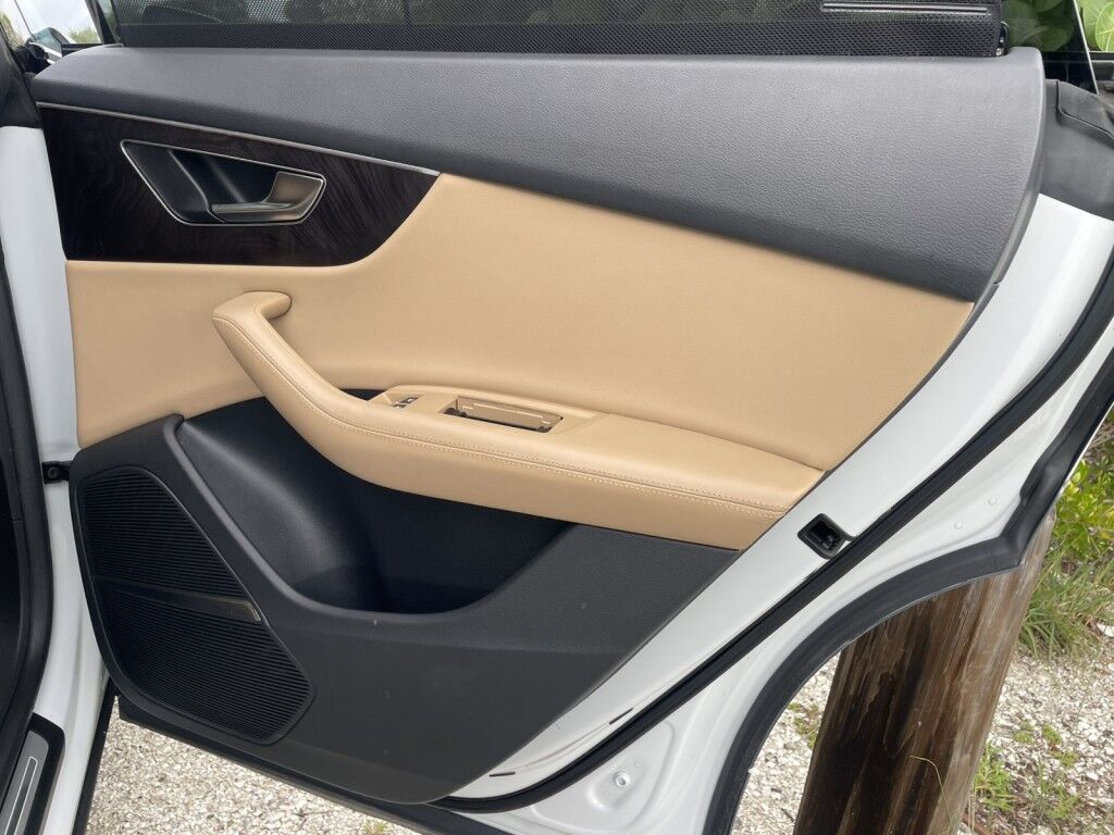 2022 Audi Q8 PRESTIGE~BUCKET SEATS~HEAD-UP DISPLAY~LEATHER SEATS~MOONROOF / SUNROOF~ONLINE FINANCE & SHIPPING AVAILABLE!!!!! Sarasota FL