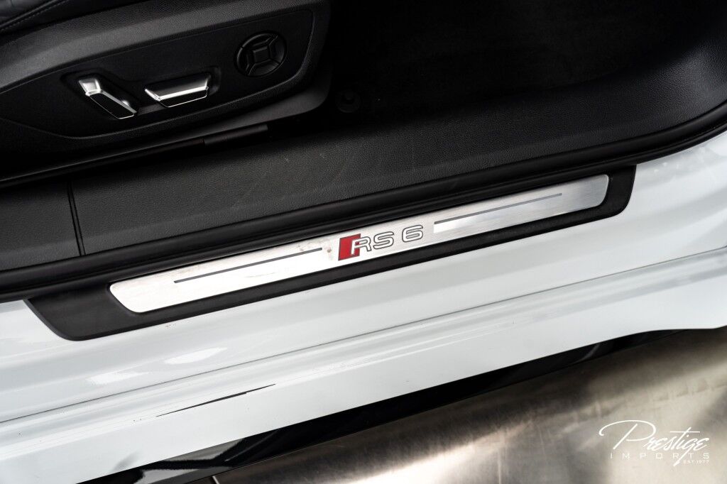 2022 Audi RS 6 Avant North Miami Beach FL