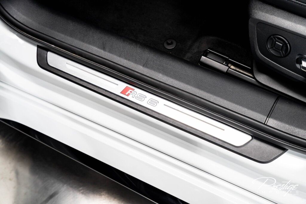 2022 Audi RS 6 Avant North Miami Beach FL