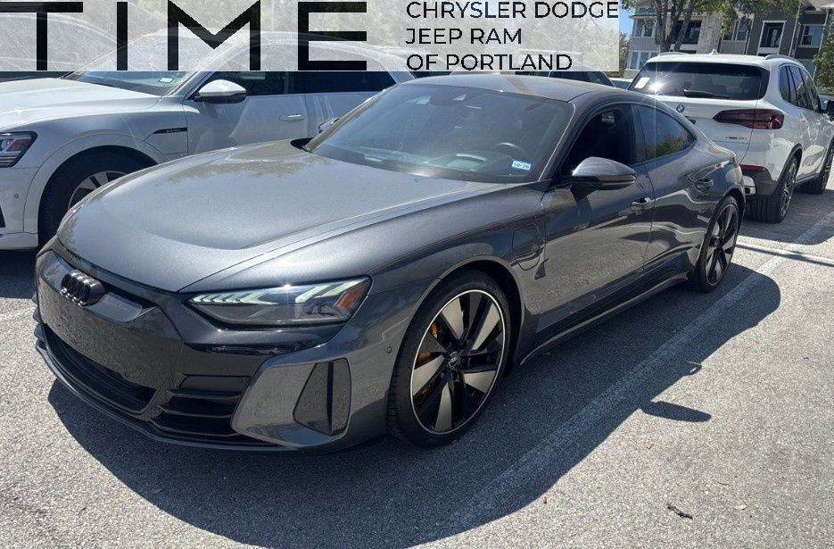 2022 Audi RS e-tron GT Base