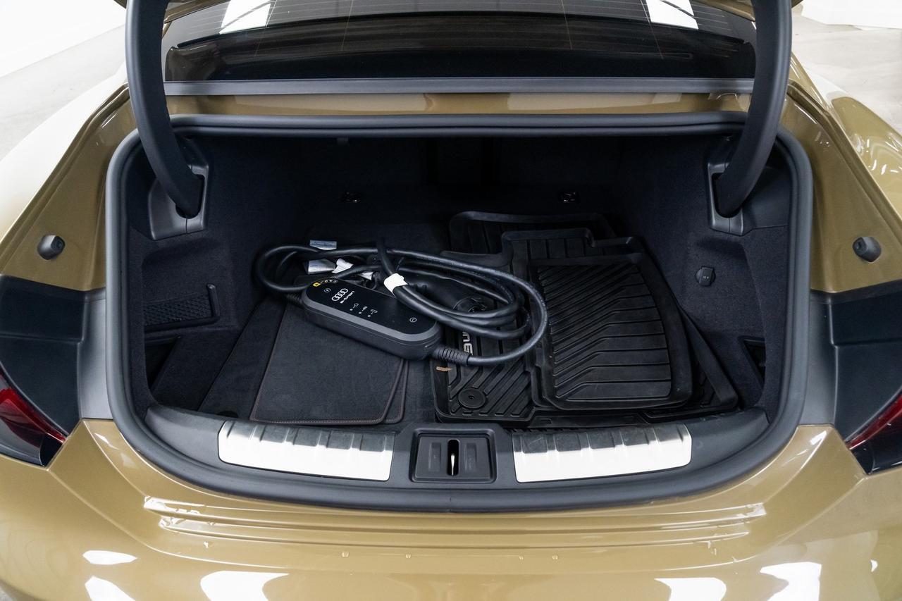 2022 Audi RS e-tron GT Base quattro 1 Owner Year One Package Carbon Ceramic Br Portland OR