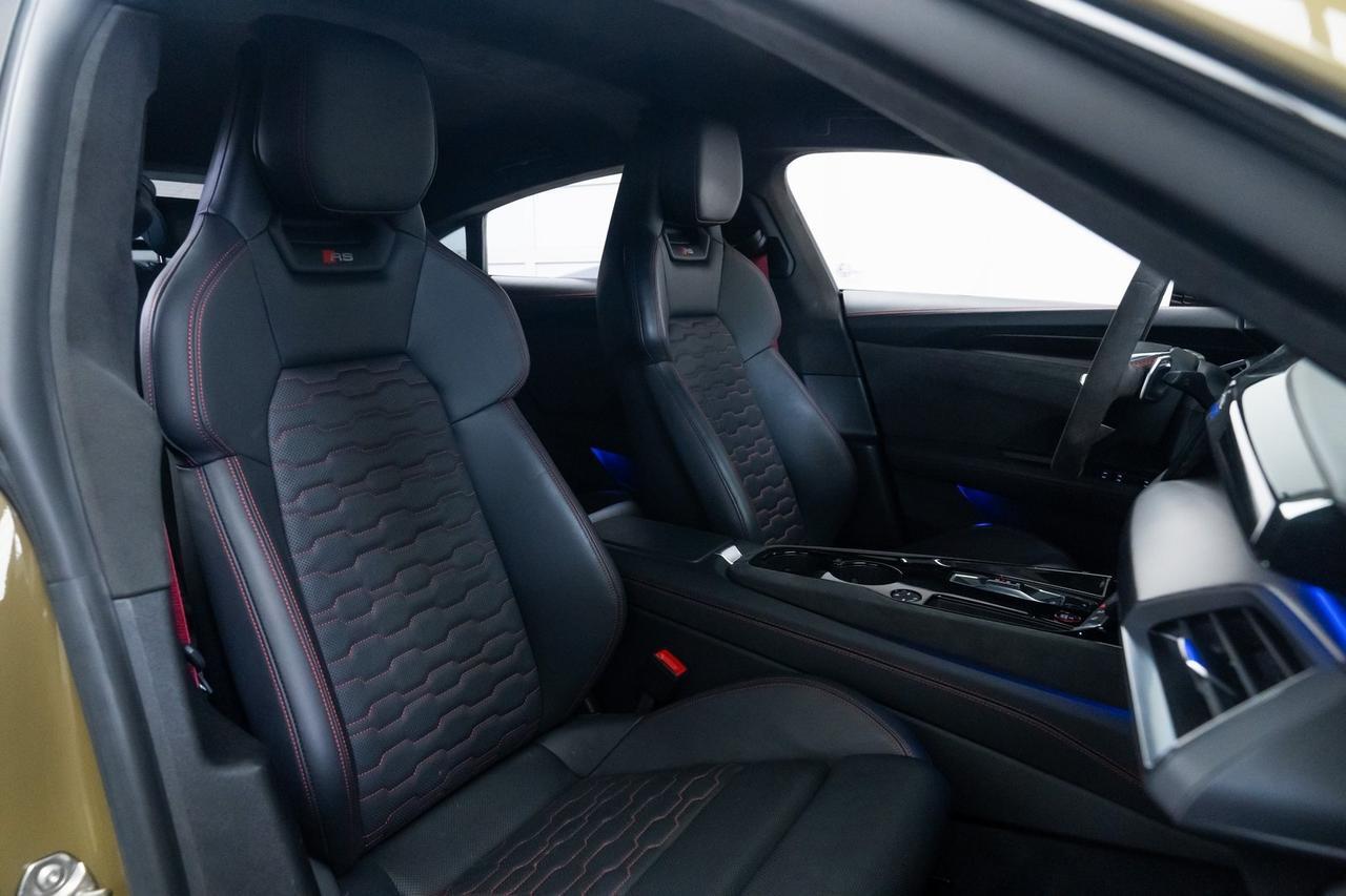 2022 Audi RS e-tron GT Base quattro 1 Owner Year One Package Carbon Ceramic Br Portland OR