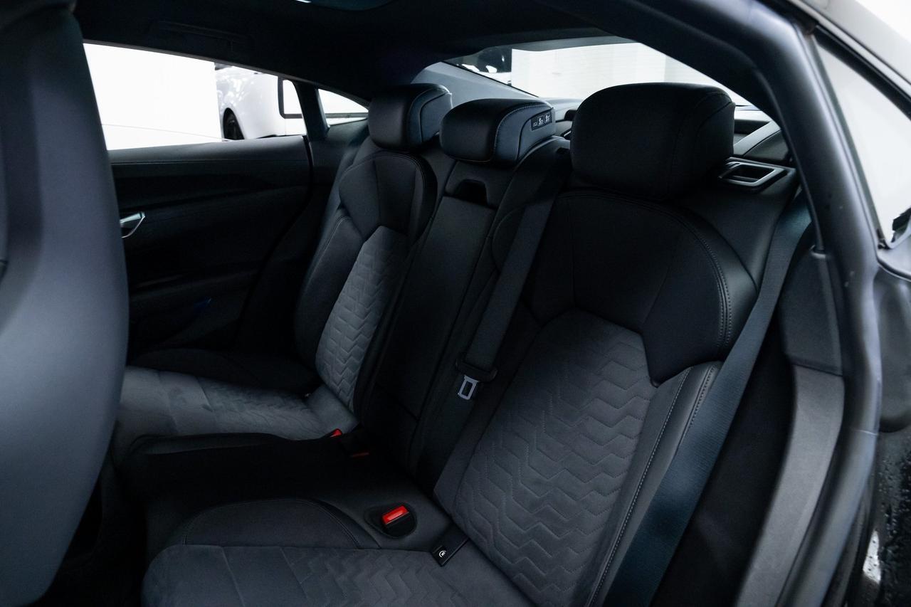 2022 Audi e-tron GT Prestige 1 Owner Adaptive Cruise Head-Up Display Portland OR